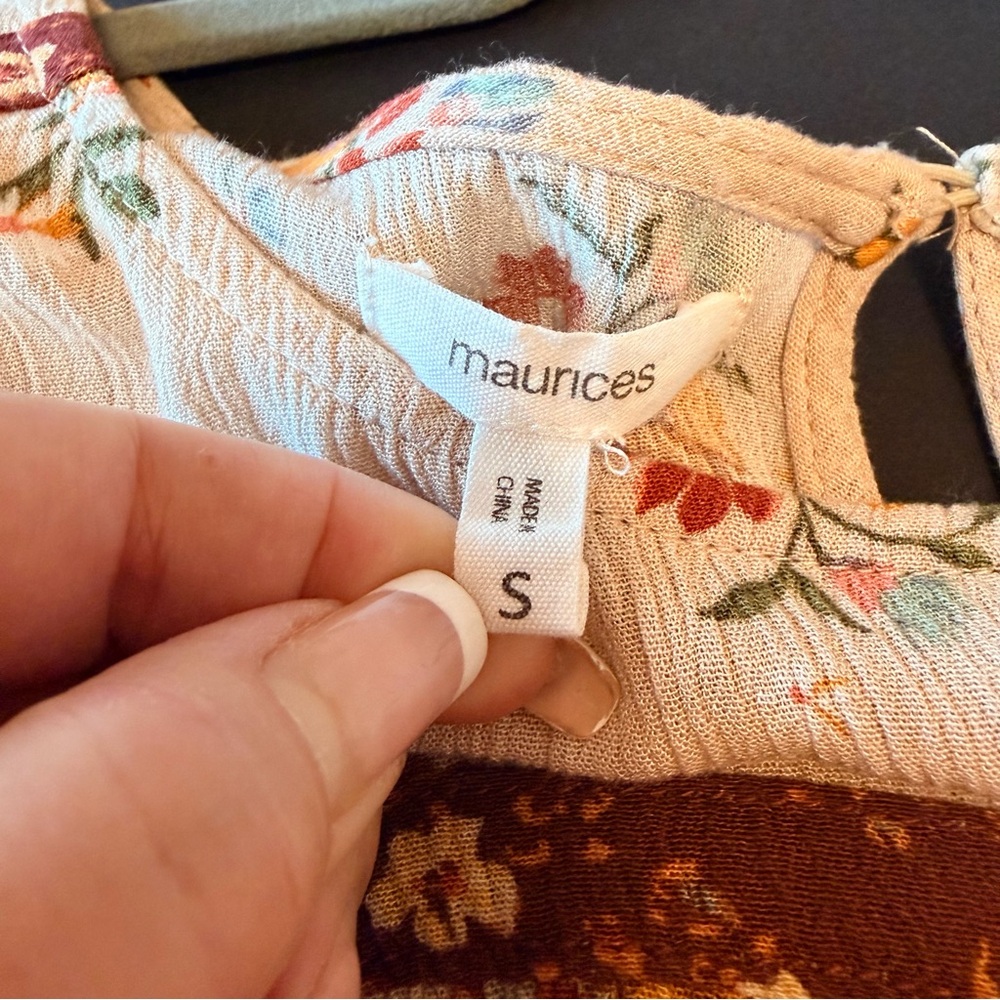 Maurices bohemian flowy blouse, tan, peasant sleeves, floral print size S - Picture 3 of 13